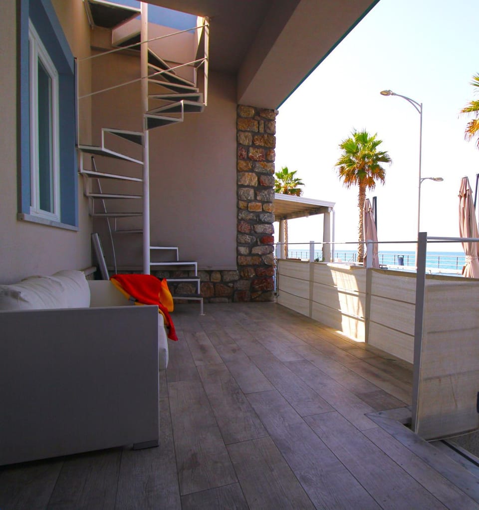 Property building, Patio, Balcony/Terrace, Sea view