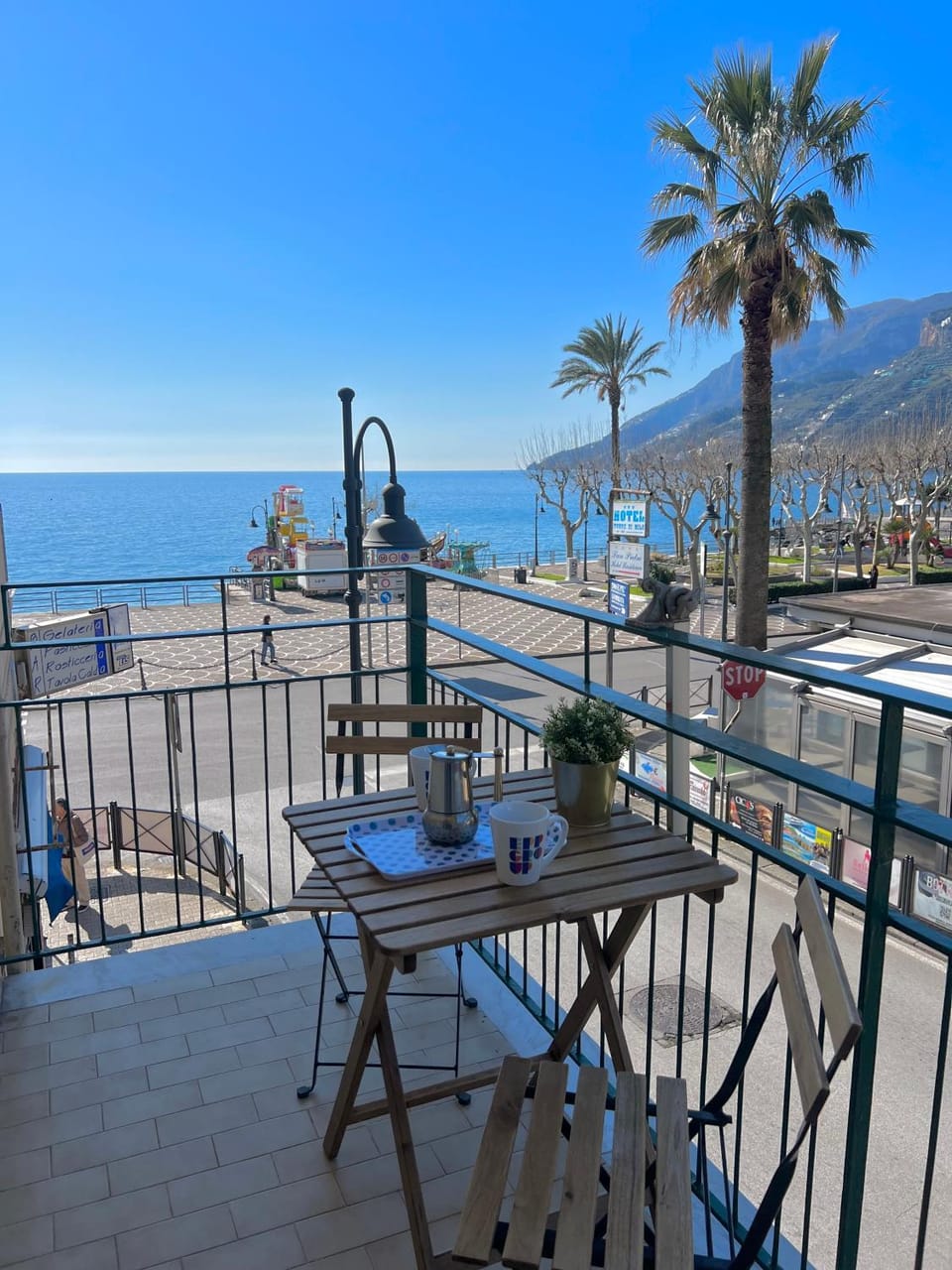 Day, View (from property/room), Balcony/Terrace, Dining area, Beach, Sea view