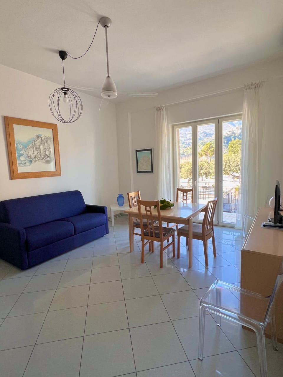 Living room, Dining area