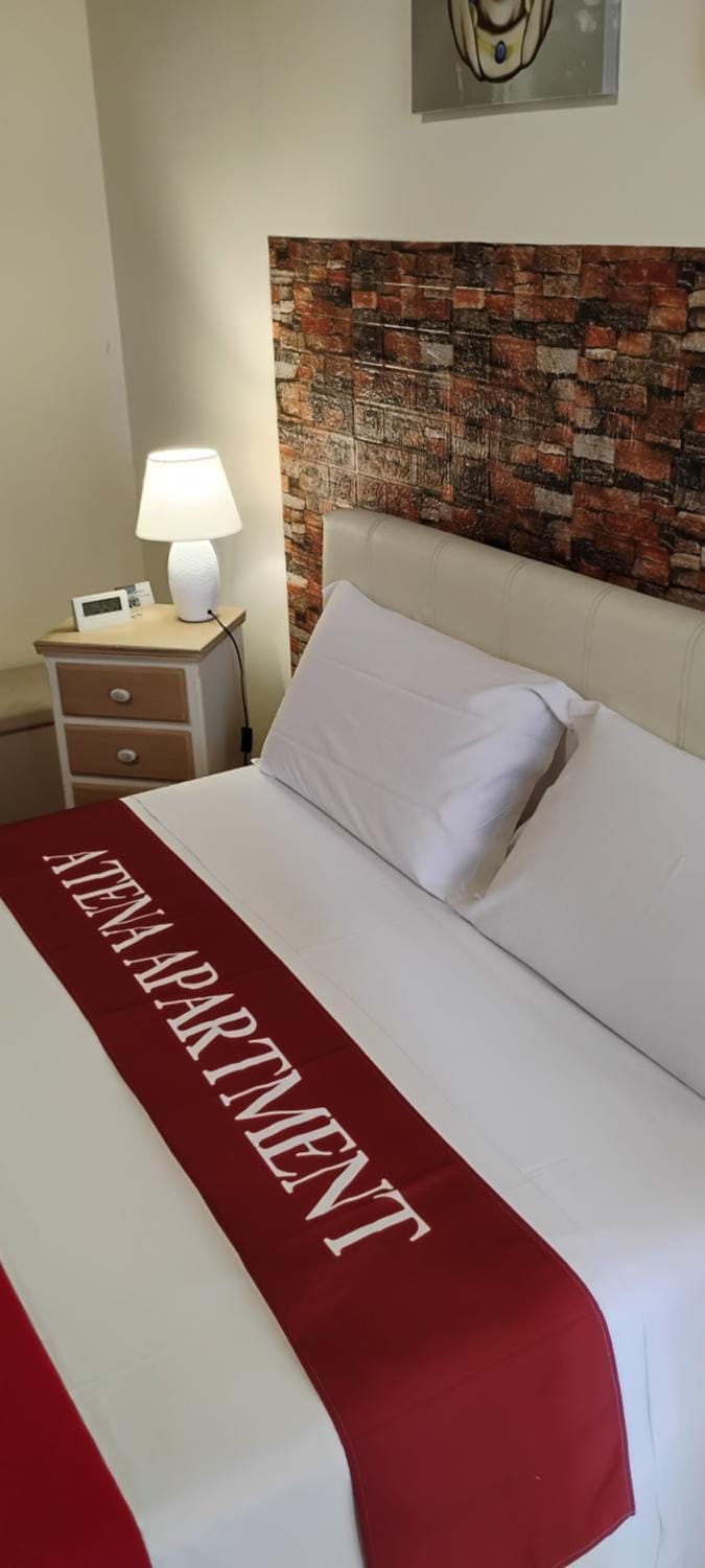 Bed, Photo of the whole room, Bedroom, Text overlay