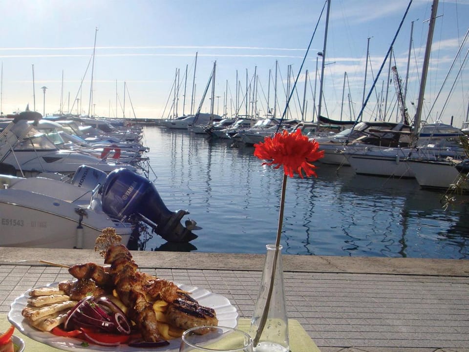 Sea view, Lunch, Dinner
