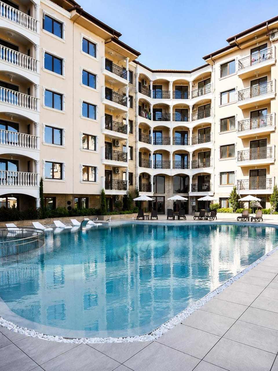 Purple Rose Apartment Valencia Gardens Apartment in Nessebar