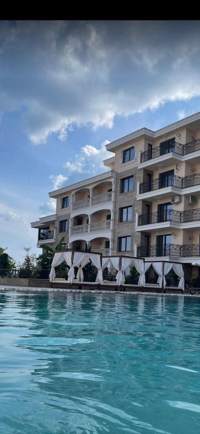 Purple Rose Apartment Valencia Gardens Apartment in Nessebar