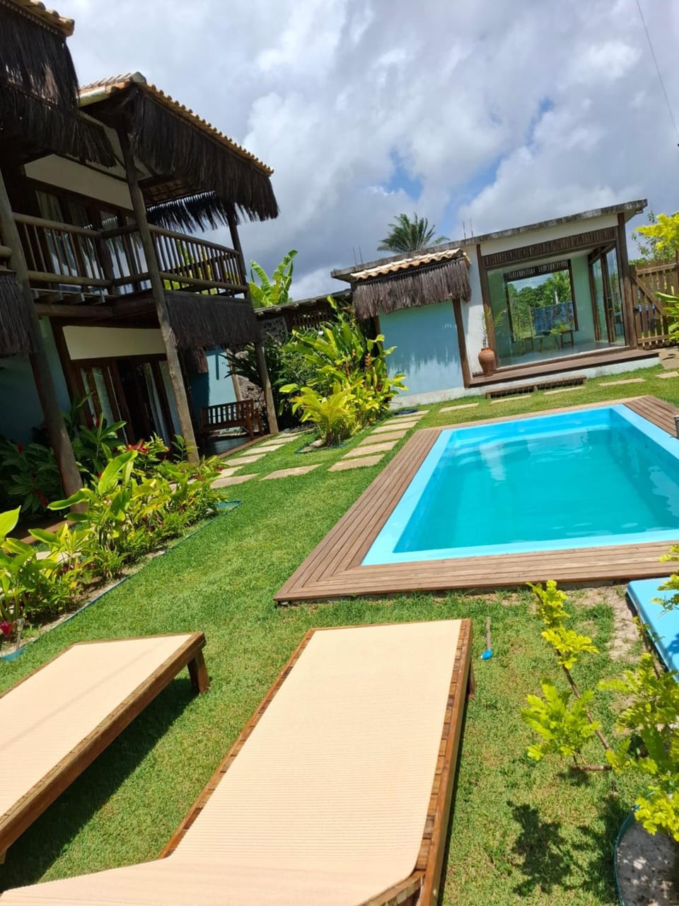 Swimming pool, sunbed