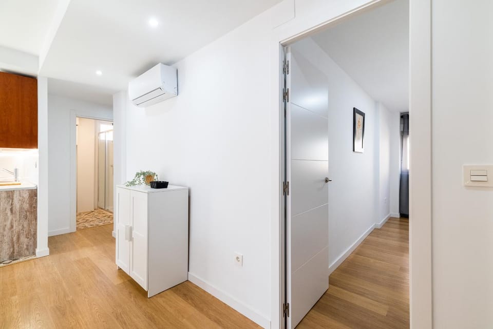 Lobby or reception, air conditioner