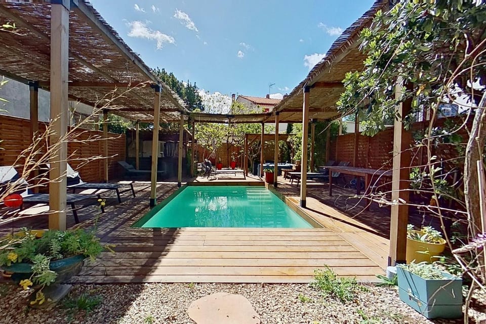 Swimming pool