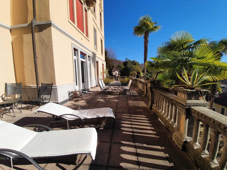 Property building, Balcony/Terrace