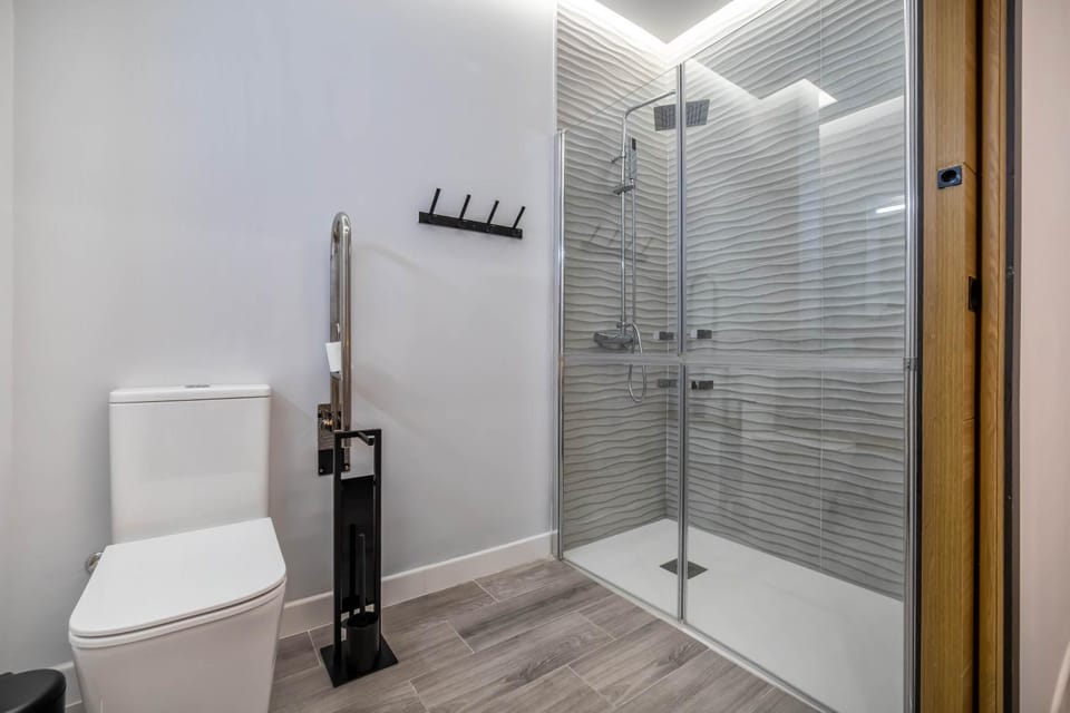 Shower, Toilet, Bathroom