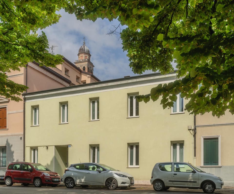 Property building, Quiet street view