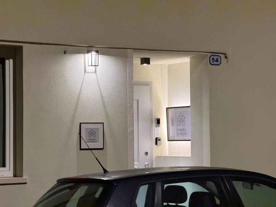 Facade/entrance, Facility for disabled guests, acessibility