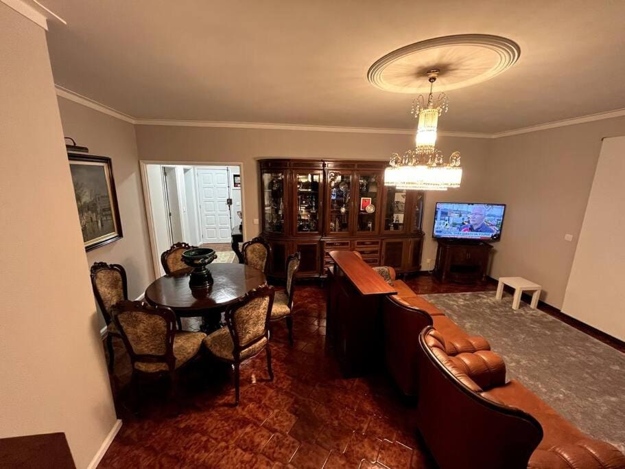 Communal lounge/ TV room, TV and multimedia, Living room, Seating area, Dining area