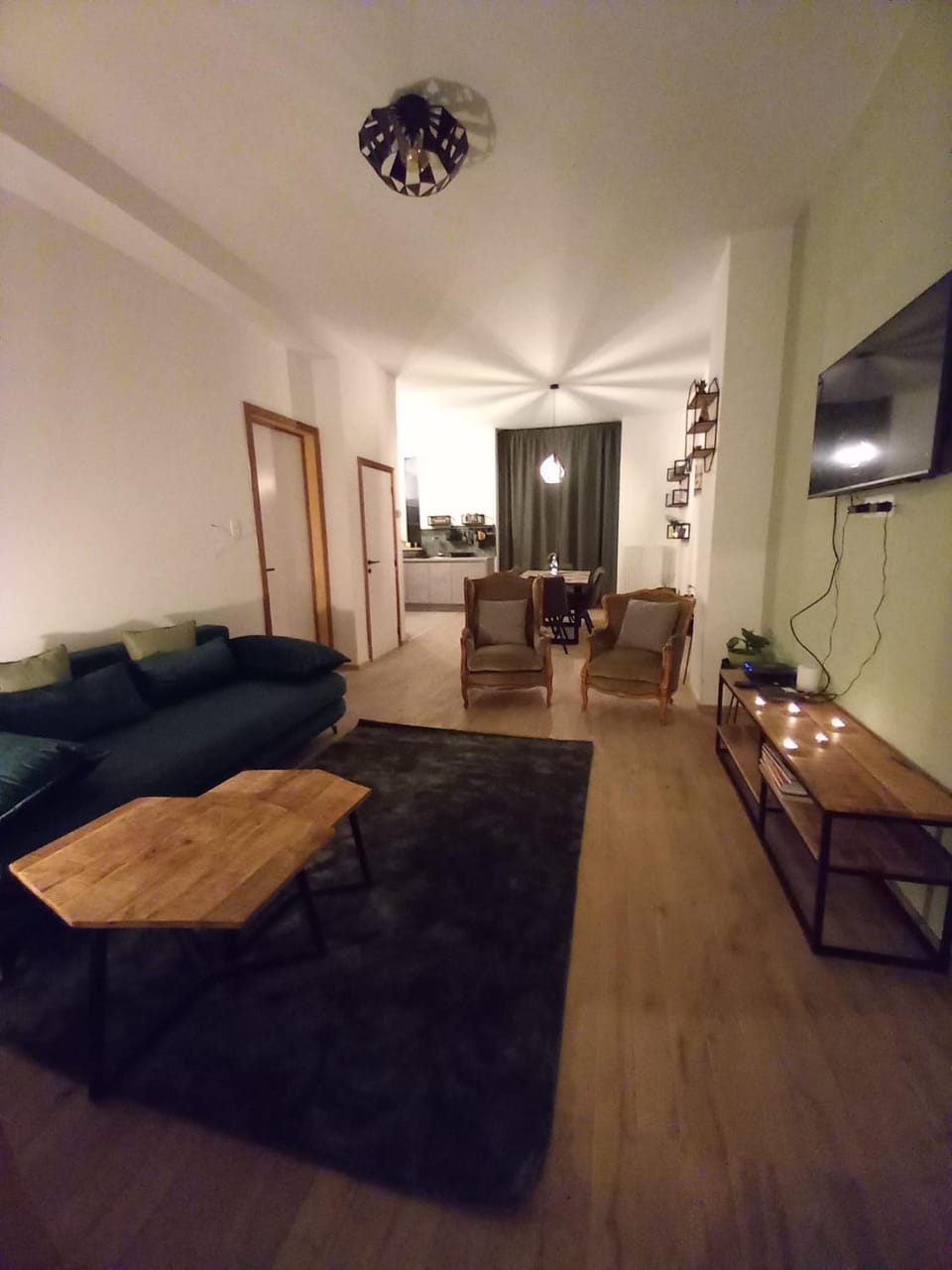 Living room, Seating area