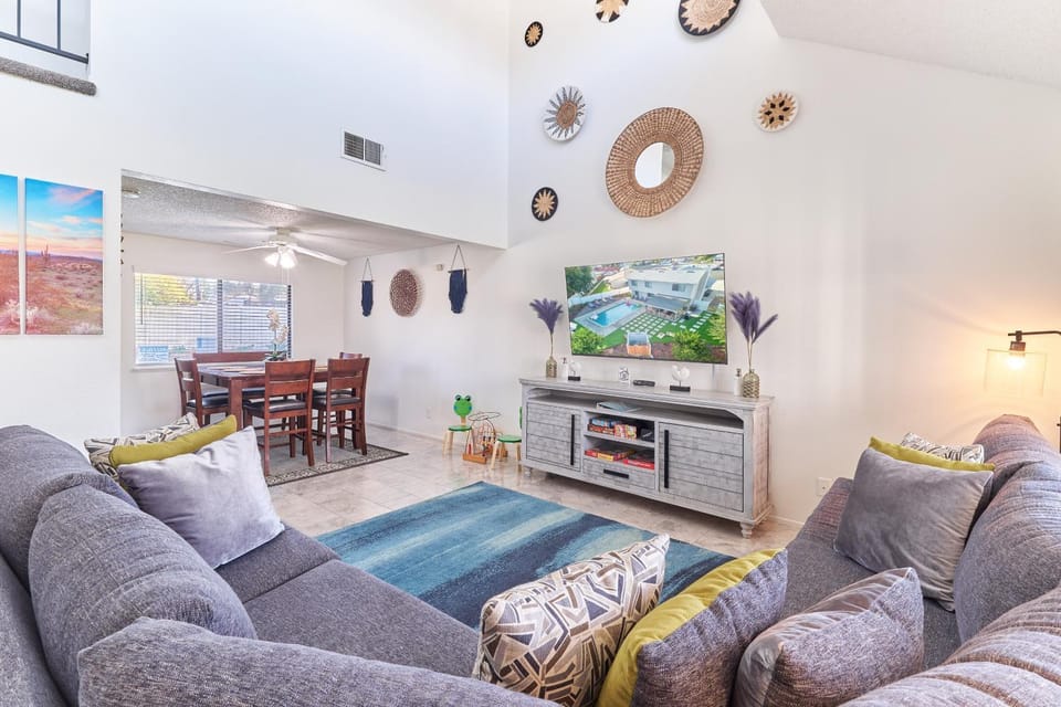 Living room, Seating area, Evening entertainment