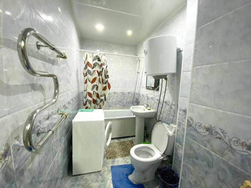 Shower, Toilet, Bathroom, Bath, towels