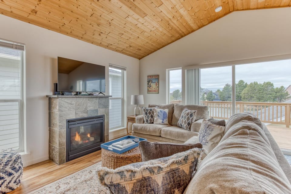 Riveredge Retreat House in Seaside