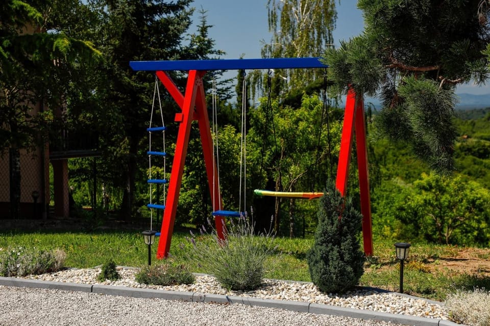 Location, children, Family
