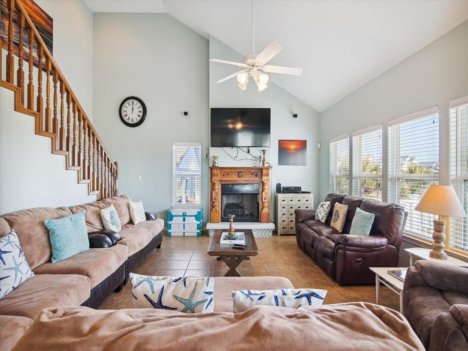 Living room, Seating area, fireplace, furniture