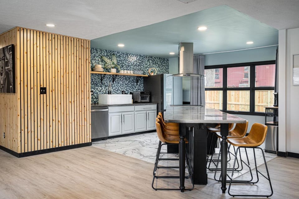 Kitchen or kitchenette, Dining area, dishwasher, oven, stove