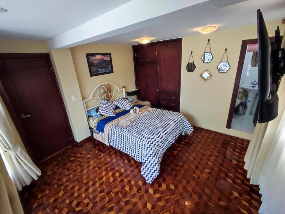 MATRIMONIAL TURI centro de la ciudad, garaje Vacation rental in Banos