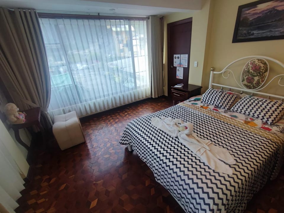 MATRIMONIAL TURI centro de la ciudad, garaje Vacation rental in Banos