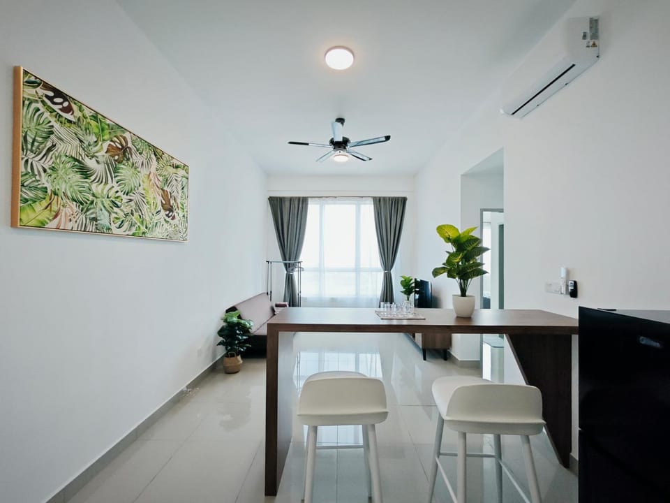 Balinese Seaview Trevor Amber Suite Apartment in Malacca
