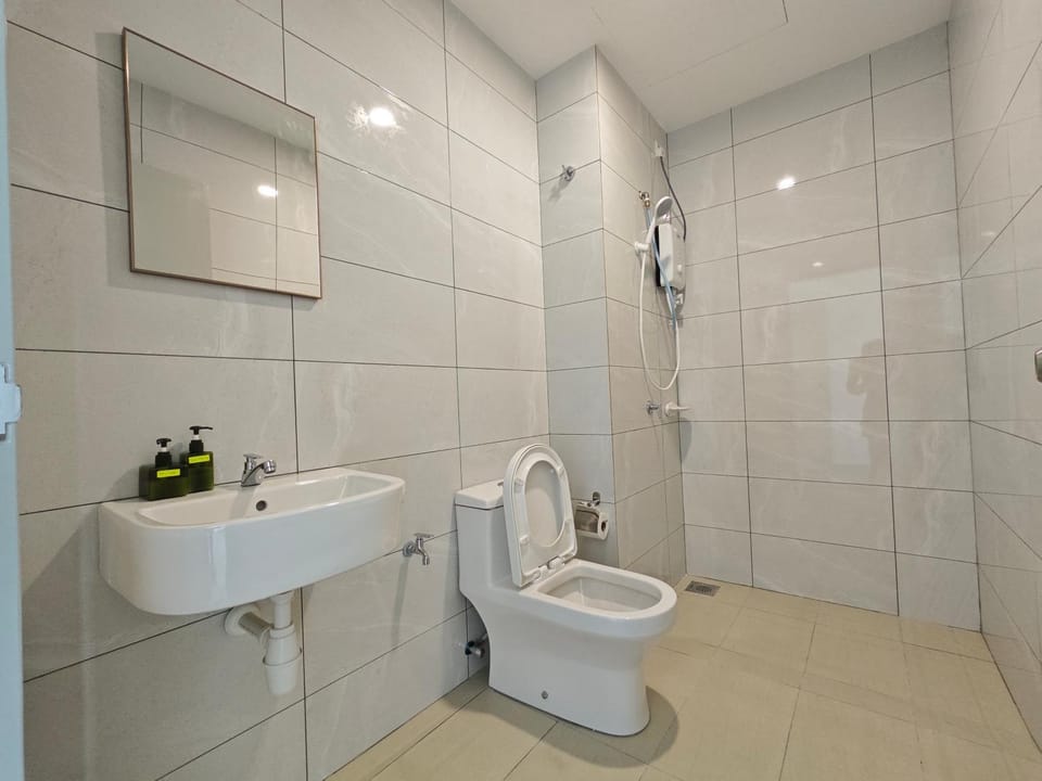 Balinese Seaview Trevor Amber Suite Apartment in Malacca