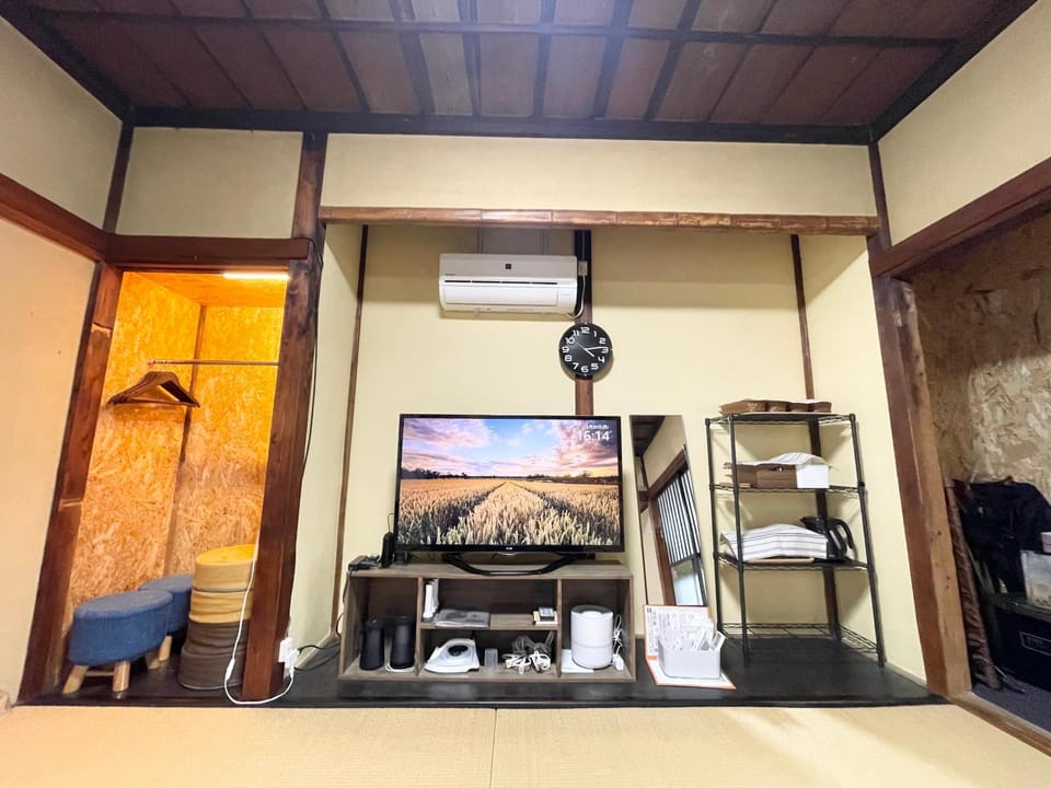 TV and multimedia, Living room, air conditioner