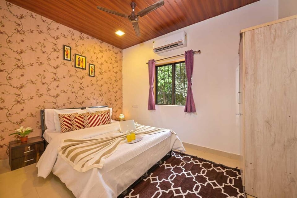 Bed, Photo of the whole room, Bedroom, wardrobe