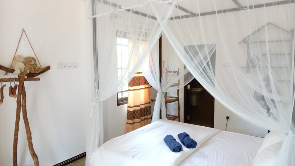 Light Moon Villa Bed and Breakfast in Ahangama