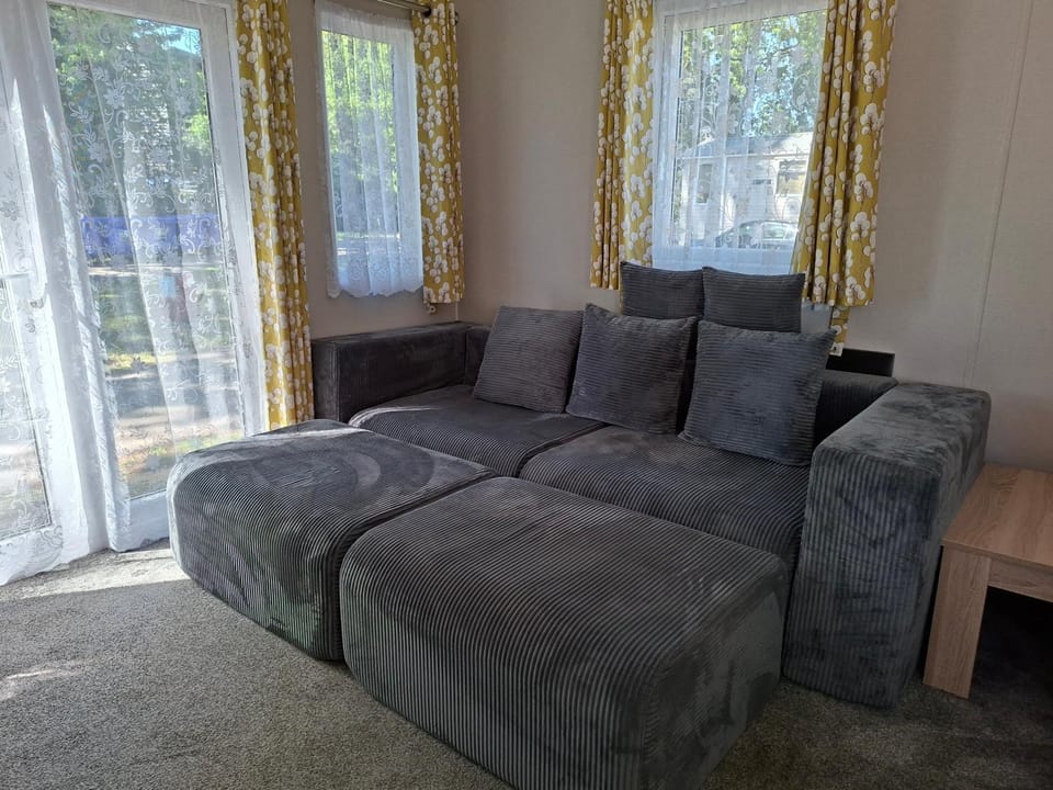 Billing Aquadrome ,2 bedrooms, Royale Poplar KM 12 Apartment in Northampton
