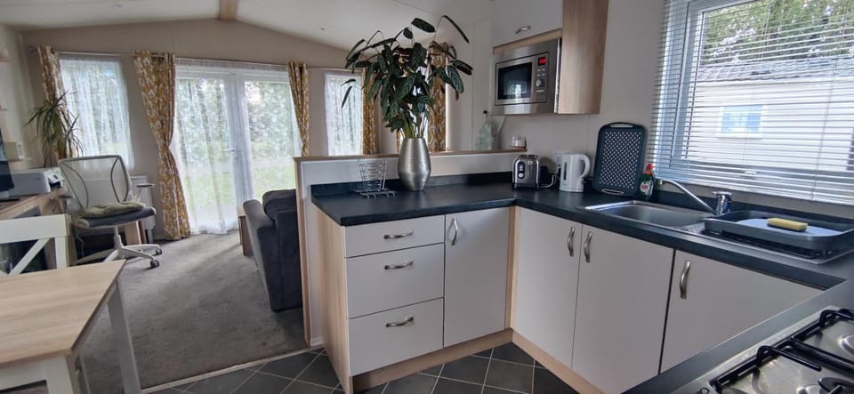 Billing Aquadrome ,2 bedrooms, Royale Poplar KM 12 Apartment in Northampton