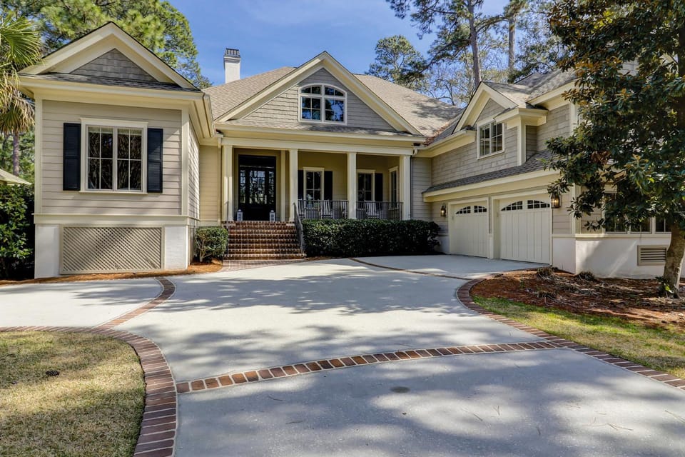 Vacation Home 2 Kings 7 Queens 2 Sleeper Sofas Bikes & Beach Gear Included House in Hilton Head Island