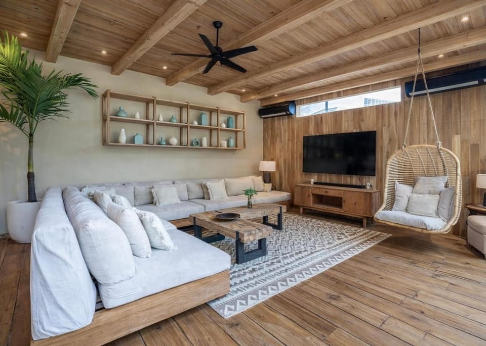 Villa Simba 4 BR Canggu Walking Distance to The Beach Villa in North Kuta
