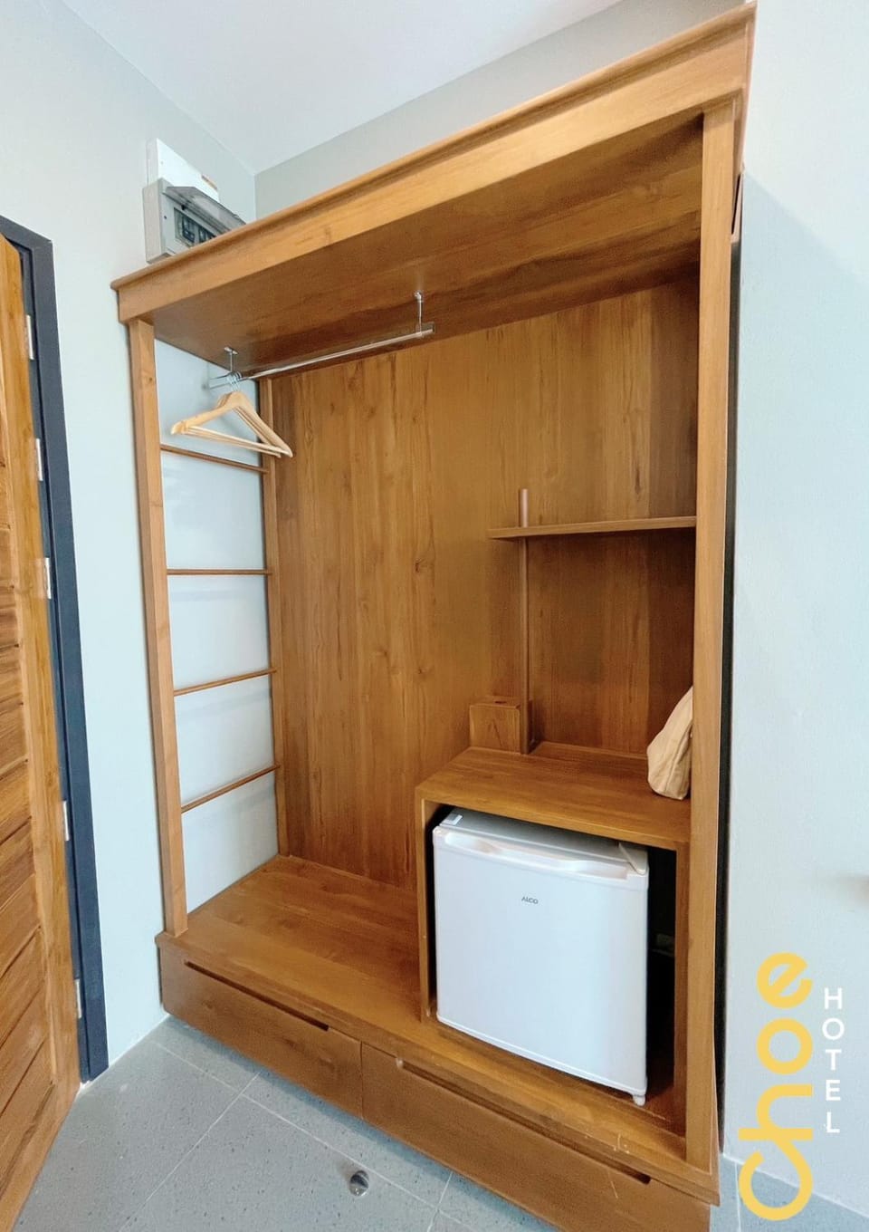 wardrobe