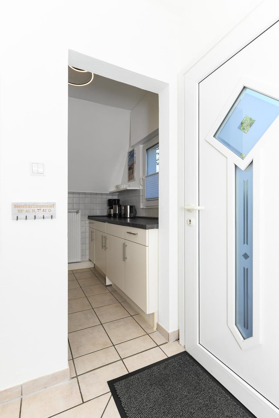 Facade/entrance, Kitchen or kitchenette