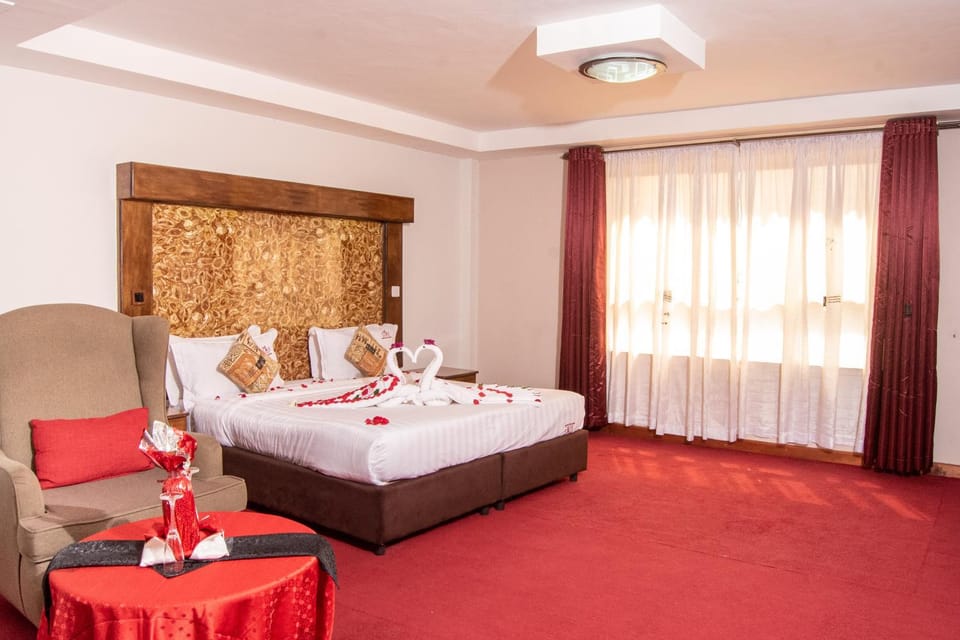 Bed, Photo of the whole room, Seating area, Bedroom, towels