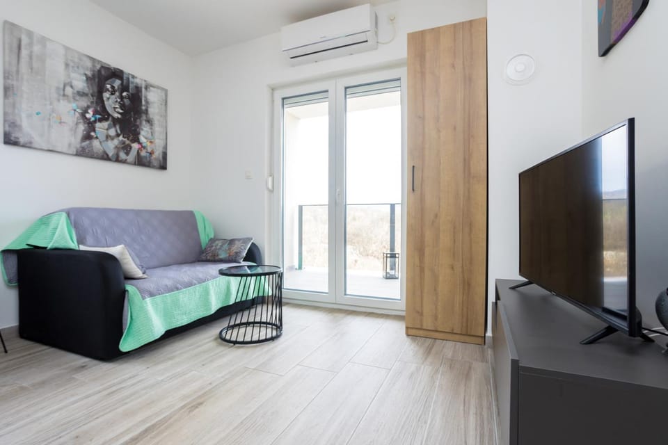 Living room, Seating area, air conditioner