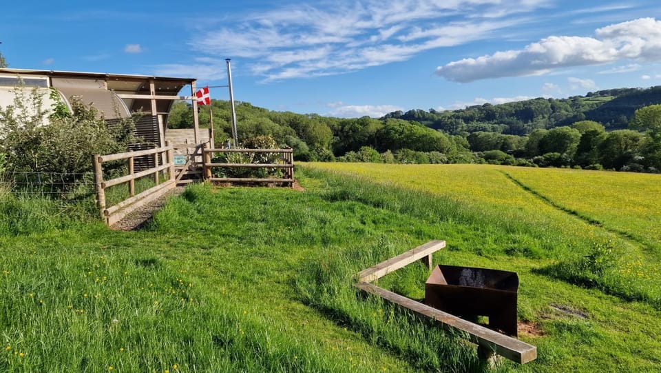 Huggeley Hall - Astounding, Chic, Valley Experience with Hot Tub Luxury tent in Malvern Hills District