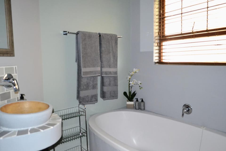 Bathroom, towels