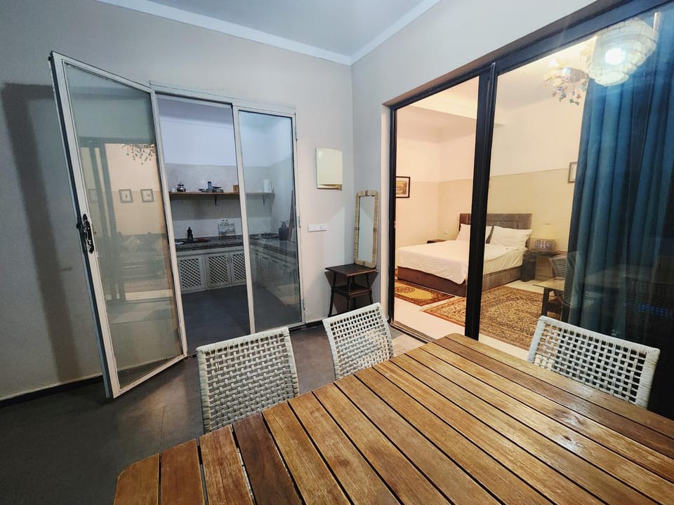 Bed, View (from property/room), Living room, Photo of the whole room, Seating area, Bedroom