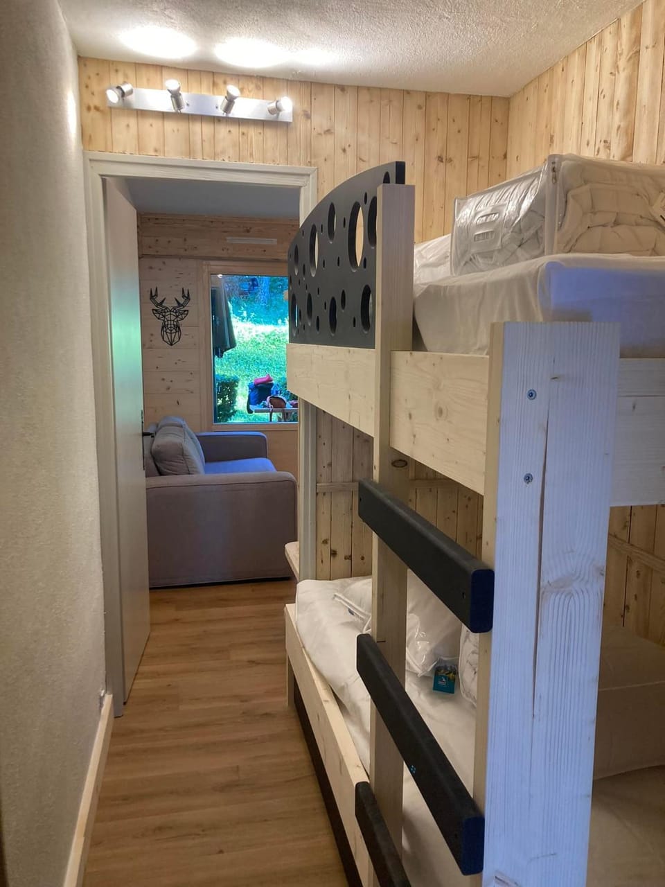 Bed, Photo of the whole room, Bedroom, bunk bed