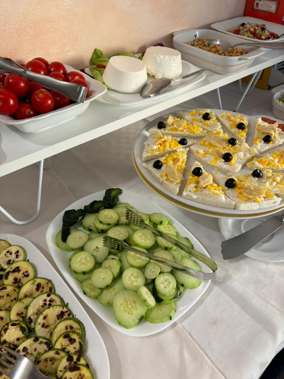 Breakfast, Buffet breakfast, Italian breakfast, English/Irish breakfast, American breakfast