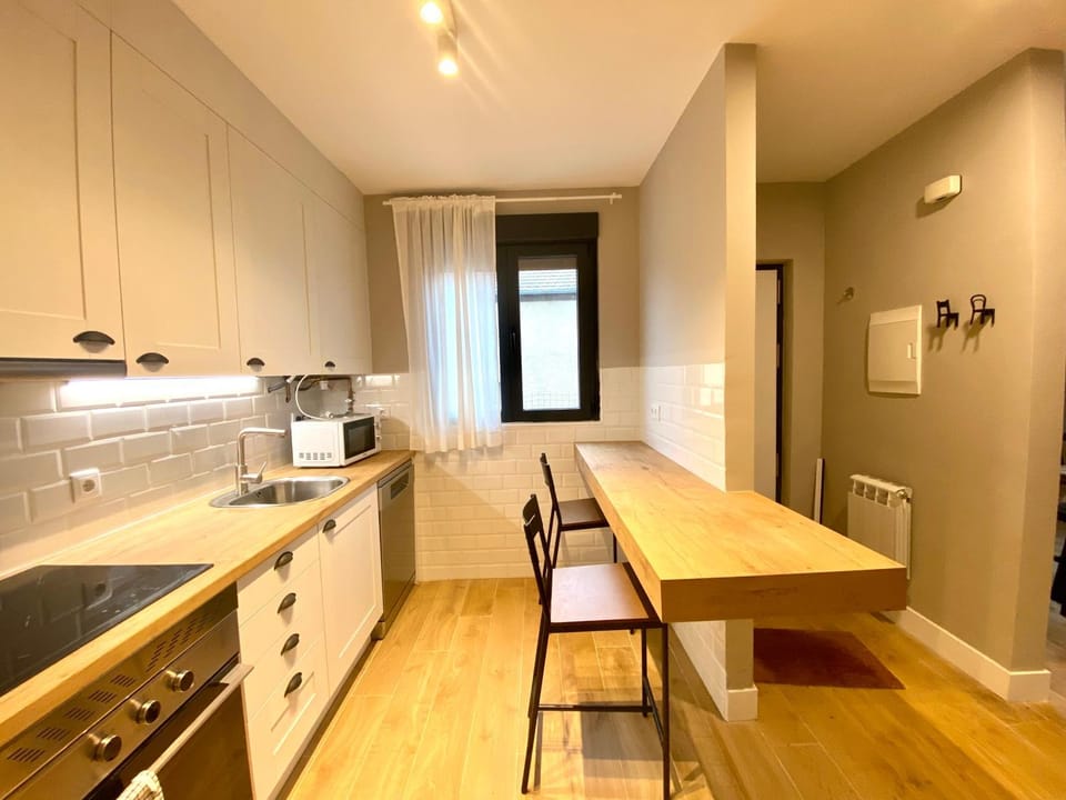 Kitchen or kitchenette, minibar, oven, pet friendly, stove