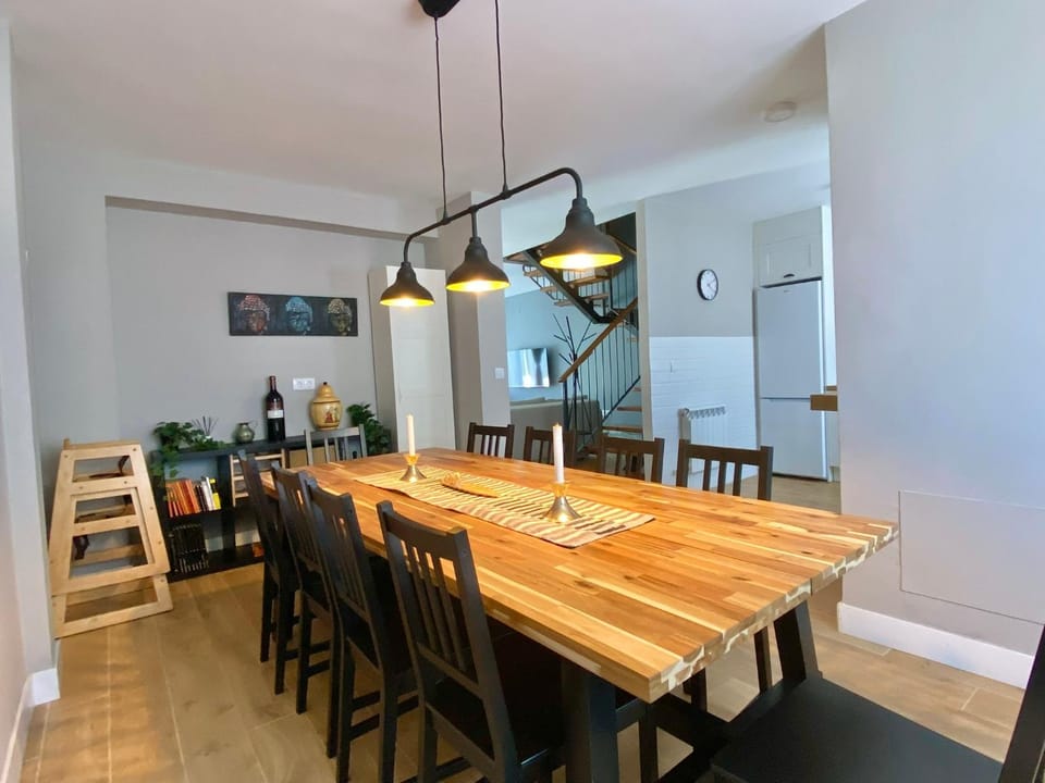 Seating area, Dining area