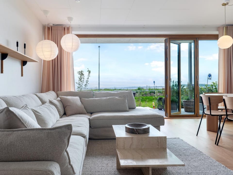 View (from property/room), Balcony/Terrace, Living room