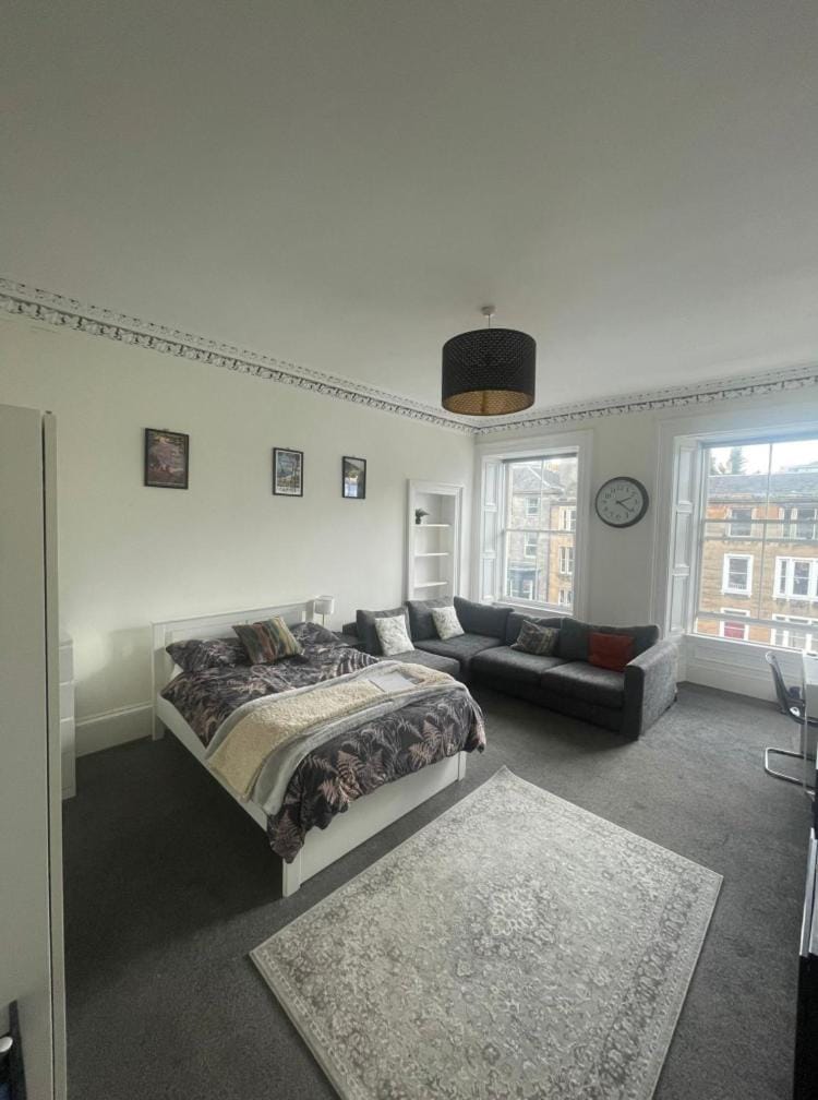 Bed, Living room, Bedroom