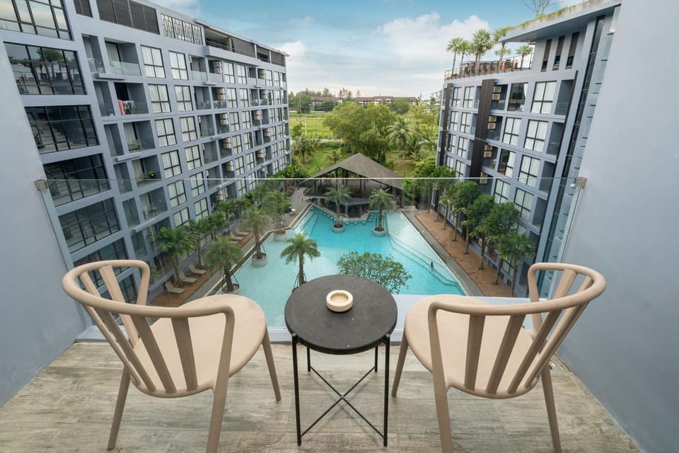 Property building, Patio, Day, Balcony/Terrace, Pool view