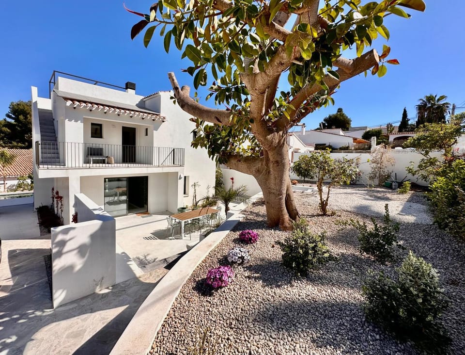 Property building, Garden, Garden view
