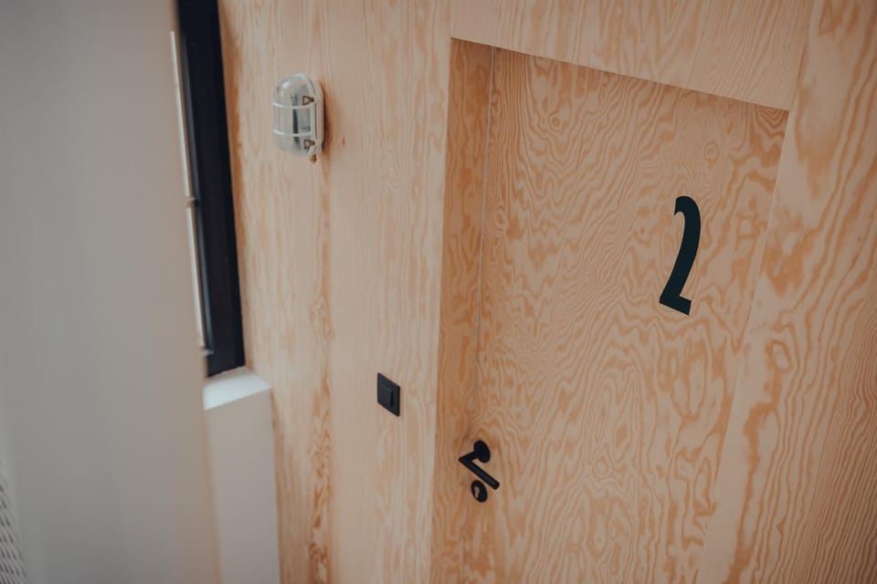 Cabane Urbaine 3 - centre Bed and Breakfast in Wallonia, Belgium