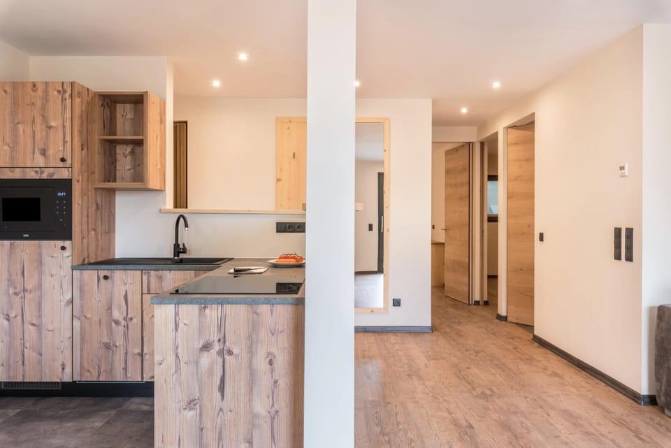 Kitchen or kitchenette, Living room